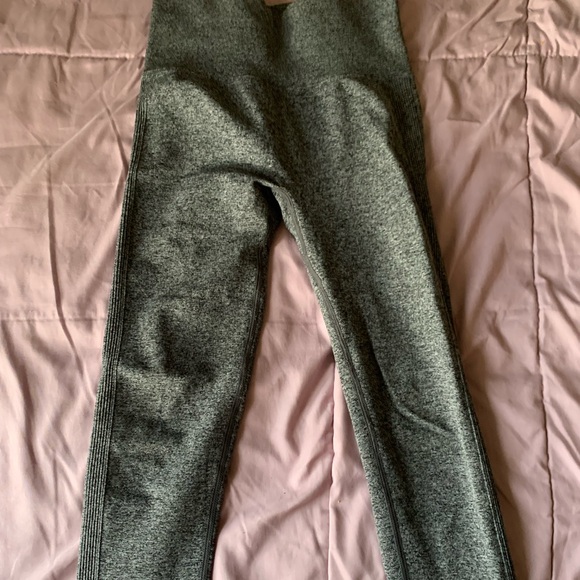 Athletic leggings - Picture 1 of 3